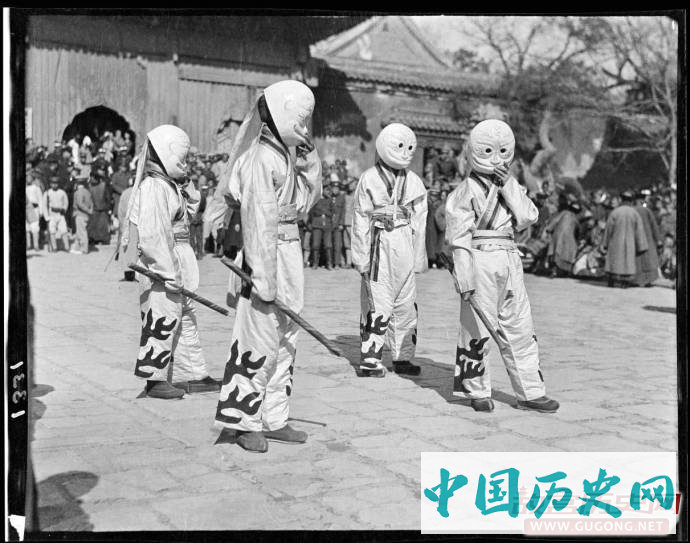 晚清老照片：清末老北京雍和宫“打鬼”舞
