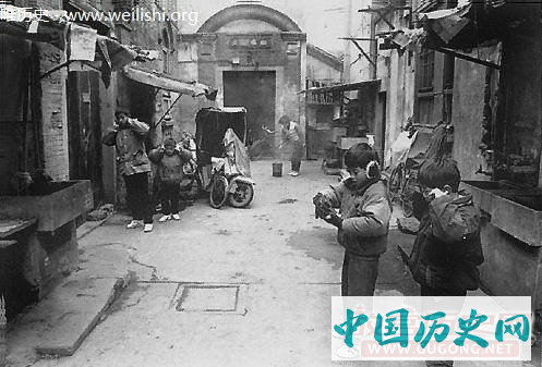 上海老照片：上海弄堂里的日子