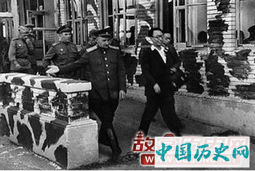 溥仪在苏联的战俘生活：每日四餐、不用劳动