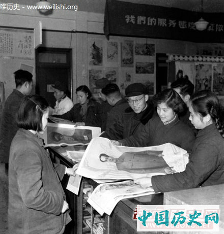 老照片：几十年前春节的热闹景象