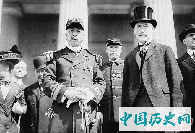 程璧光同纽约市长一起检阅海圻舰官兵