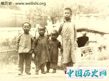 美国摄影师镜头下：清末孩子们的真实生活