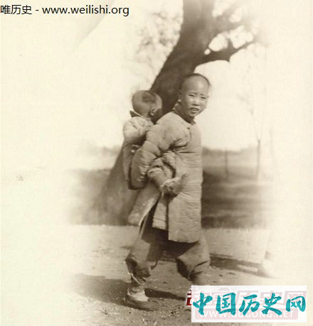 美国摄影师镜头下：清末孩子们的真实生活