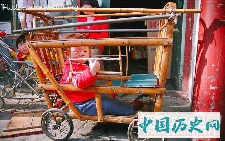 老照片1989年的北京：那时北京天很蓝孩子的笑很甜