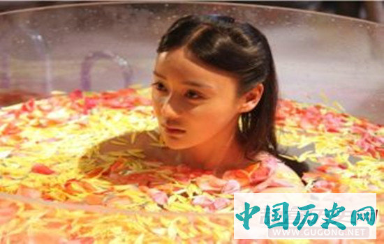 清朝后宫娘娘洗澡竟不用手