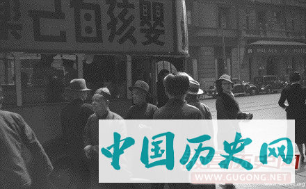 老照片里上海的公共汽车