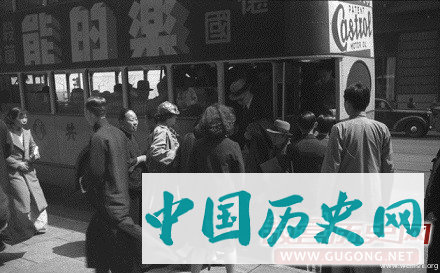 老照片里上海的公共汽车