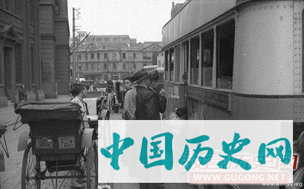 老照片里上海的公共汽车