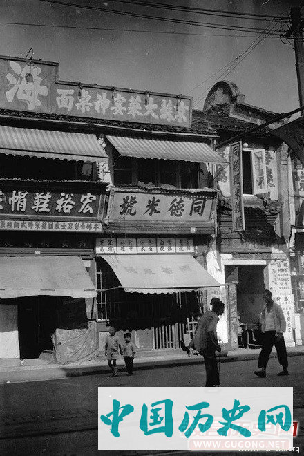 老照片：民国上海店面街拍