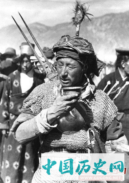 老照片：中国最后一只冷兵器骑兵
