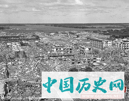 记录唐山大地震的老照片，每一张都无比珍贵