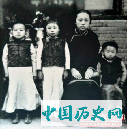 张作霖妻妾与儿女们的罕见照片