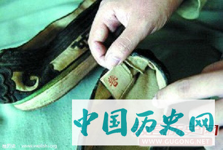 清朝科考的微型作弊工具，一粒米即可遮盖8个字