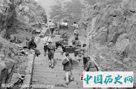老照片记录百年前的泰山轿夫