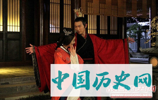 古代人的口袋为什么会在衣袖里?不会掉吗?