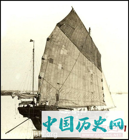 老照片里的中国船只，落后而有韵味