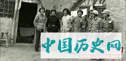 老照片：1940年投奔延安的男女大学生们