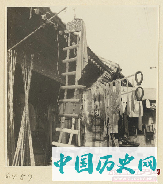 老照片：只看这些店招牌你能说出是卖什么的吗？