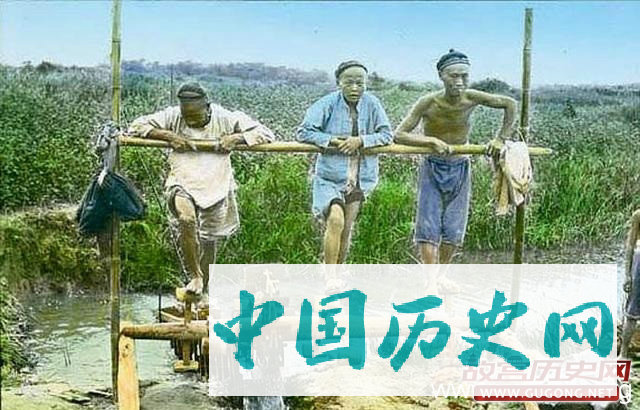 清朝老照片：晚清农村地里的农家活