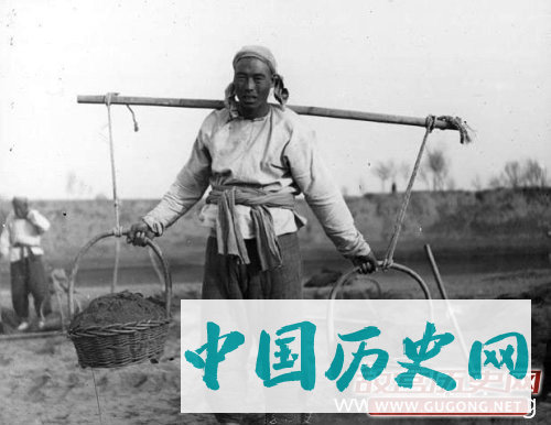 清朝老照片：晚清农村地里的农家活
