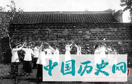 老照片揭秘真实的“金陵十三钗”