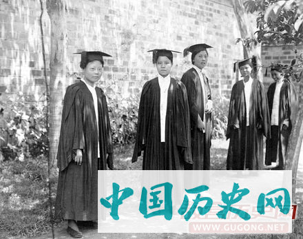 老照片揭秘真实的“金陵十三钗”