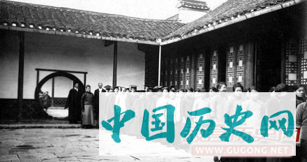 老照片揭秘真实的“金陵十三钗”