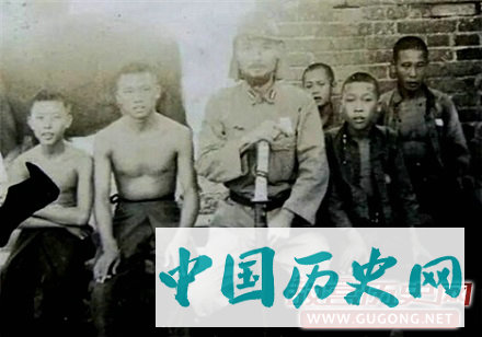 抗战老照片：侵华日军认为不宜公开的九张“亲善”照片