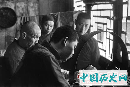 老照片：1948年12月的北平城