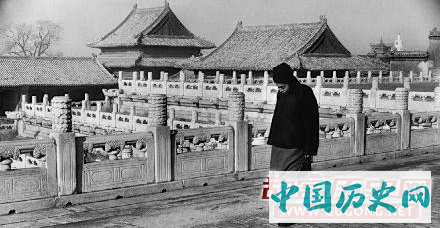 老照片：1948年12月的北平城