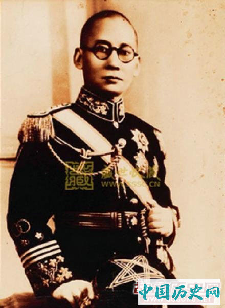 实拍“云南王”龙云墓地