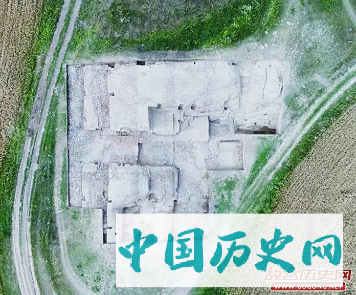 汉代“疏勒城”基本确定：新疆奇台石城子遗址发现城门门道和墓葬等遗迹