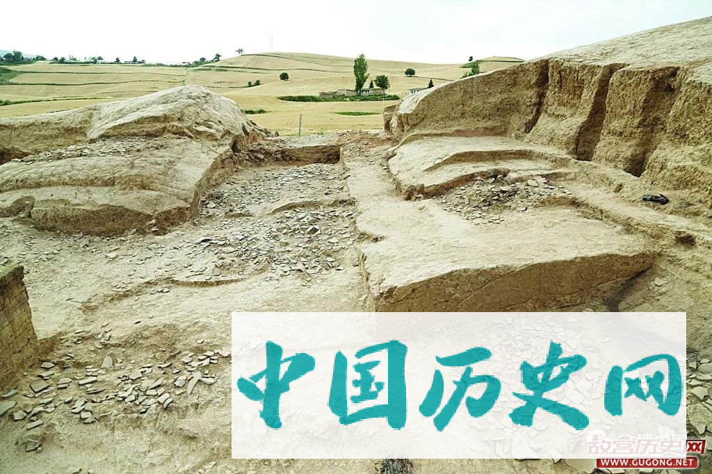 汉代“疏勒城”基本确定：新疆奇台石城子遗址发现城门门道和墓葬等遗迹