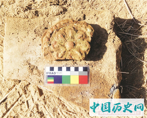 西藏完成拉萨嘎尔琼拉康石碑考古清理工作