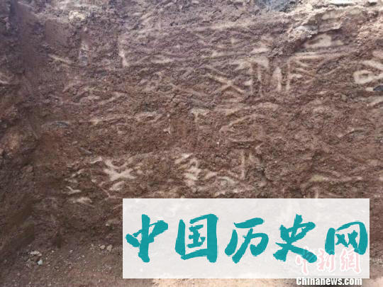 湖北房县发现一东汉古墓