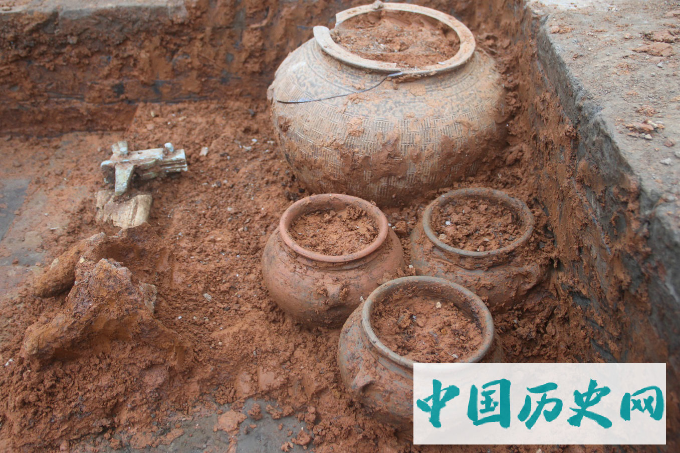 浙江宁波东钱湖陶公山发现东汉时期砖室墓群