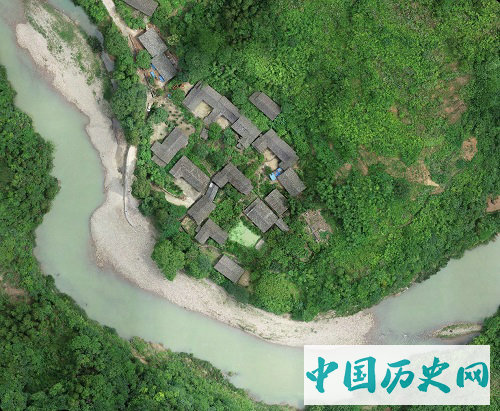 湖南老司城遗址谢圃地点调查简讯