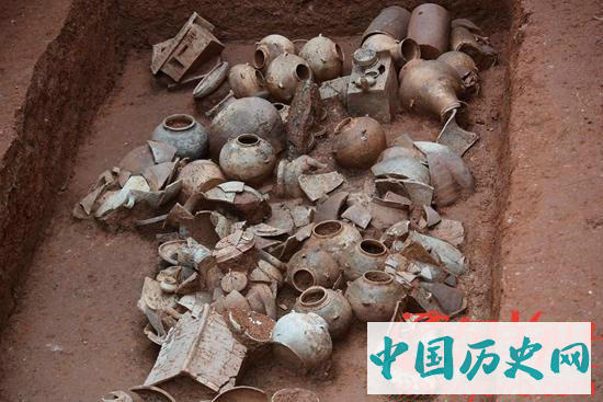 广州横枝岗再发掘一批墓葬