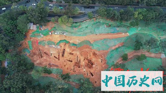 广州横枝岗再发掘一批墓葬