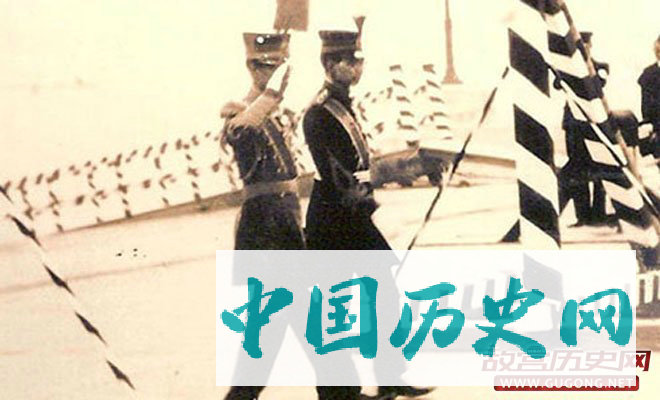 1935年，溥仪与裕仁天皇在一起。