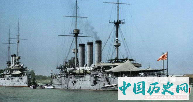 1932年，航行在黄浦江上的日军“出云号”巡洋舰。