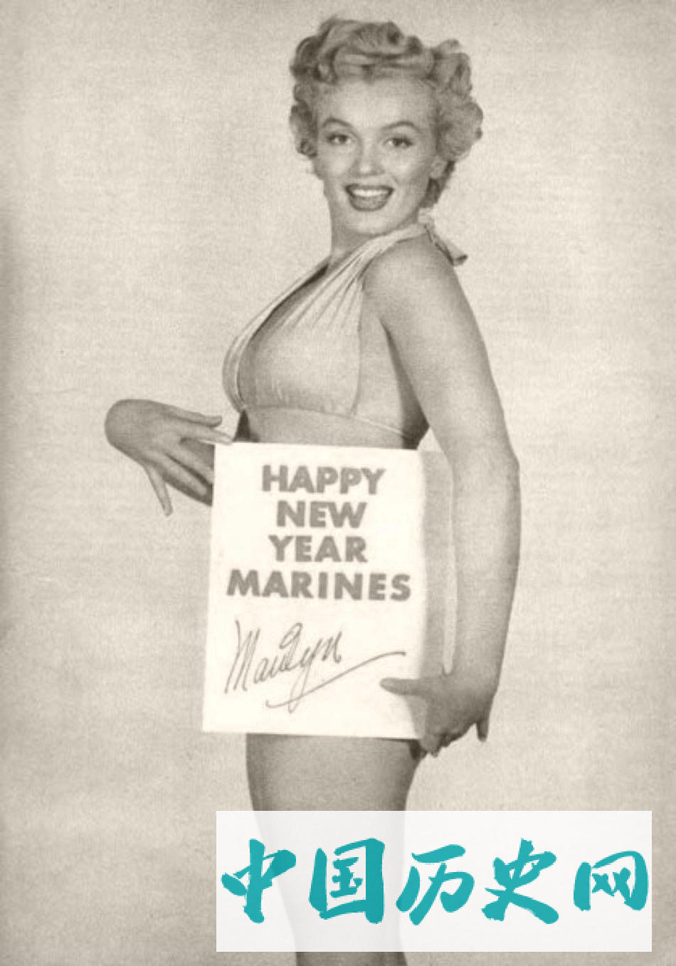 老照片：养眼的古典美女来了送给您新年的祝福