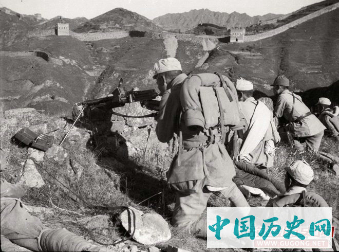 八路军战斗在古长城，沙飞摄影