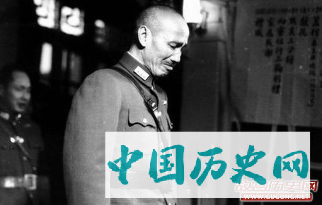 蒋介石在朱培德葬礼上痛哭失声