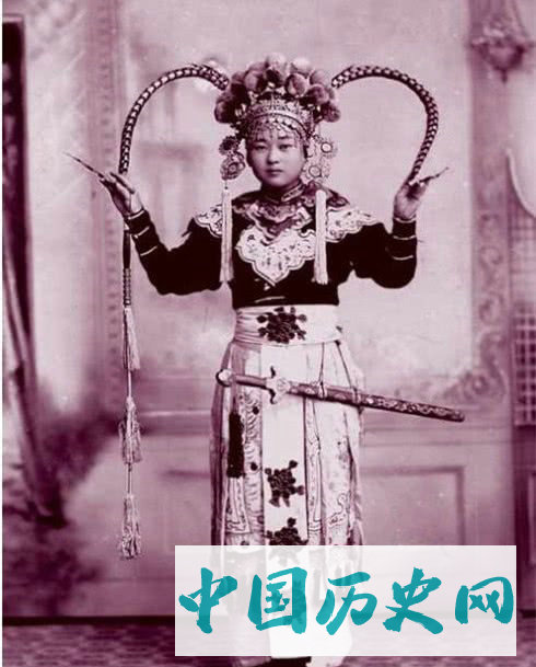 老照片：民国时期的女子，温婉美丽让人一见倾心。