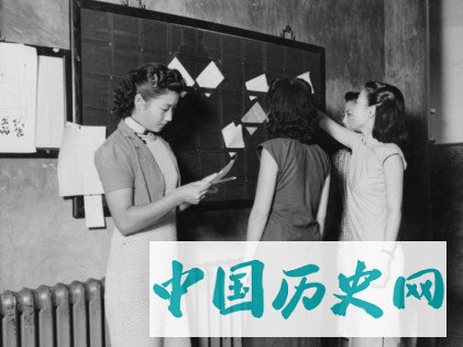 老照片：民国时期的女子，温婉美丽让人一见倾心。