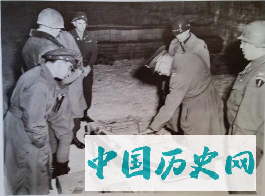 597：二战后期，盟军对德国的疯狂掠夺，苏联人更是连牛的不放过