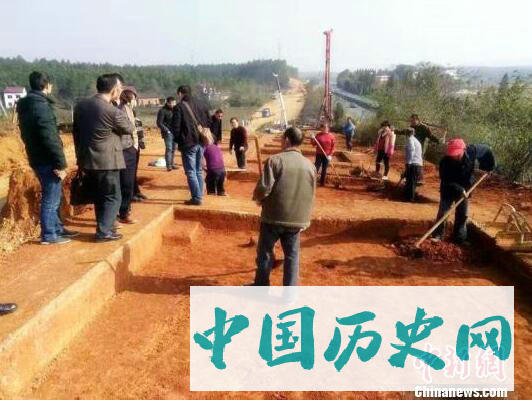 江西德安县抢救性发掘一商周文化遗址