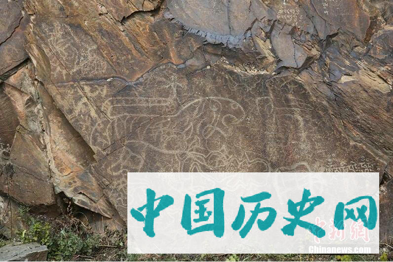 四川首次考古发现早期岩画