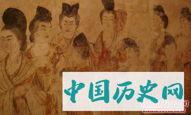 唐朝永泰公主墓中的壁画，画中贵妇袒胸露乳